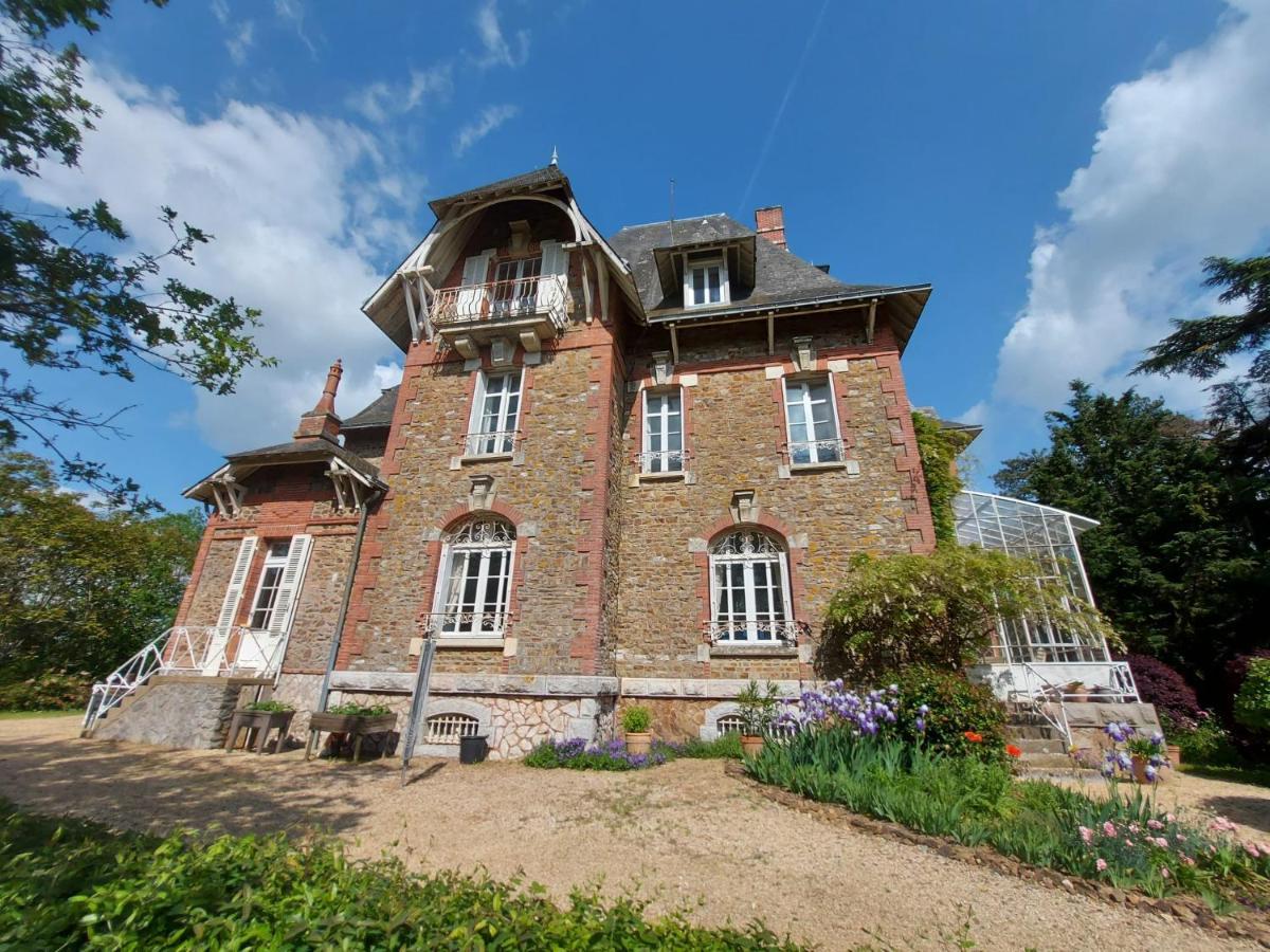 Le Manoir Des Rochers Bouere Extérieur photo