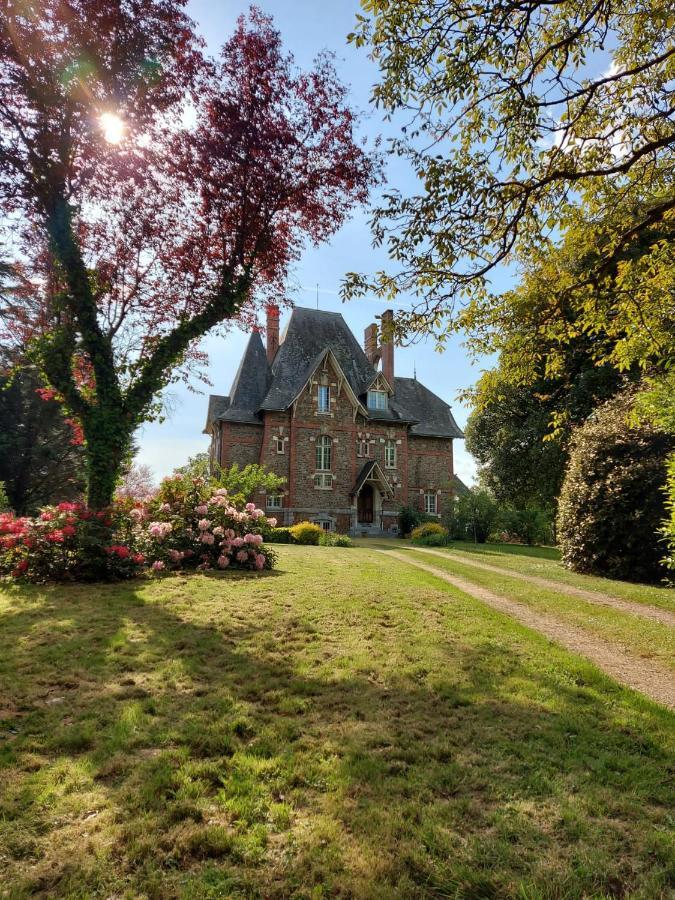 Le Manoir Des Rochers Bouere Extérieur photo