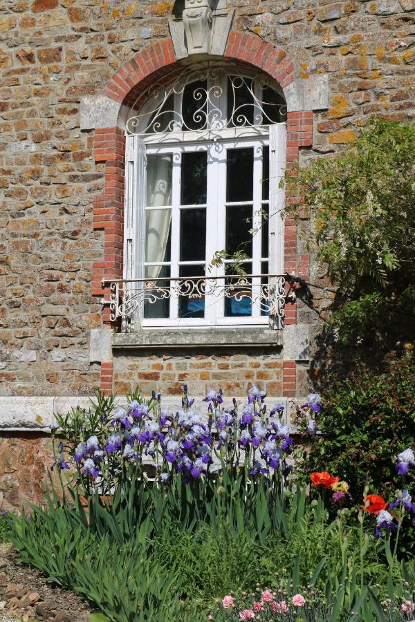 Le Manoir Des Rochers Bouere Extérieur photo