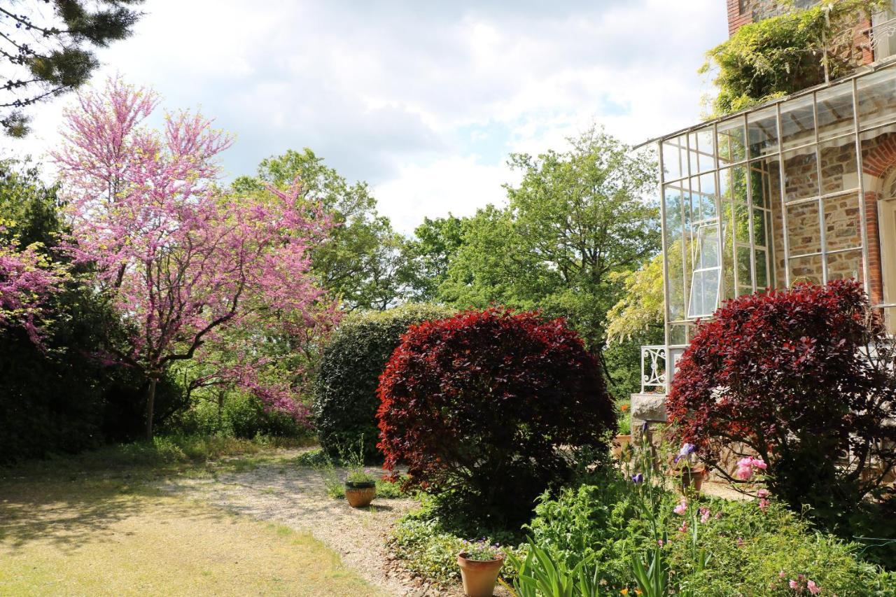 Le Manoir Des Rochers Bouere Extérieur photo